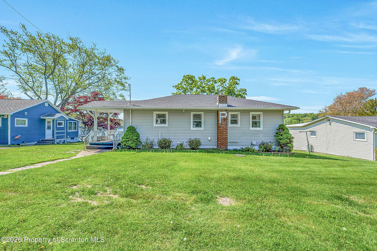 Property Photo:  108 George Drive  PA 18436 