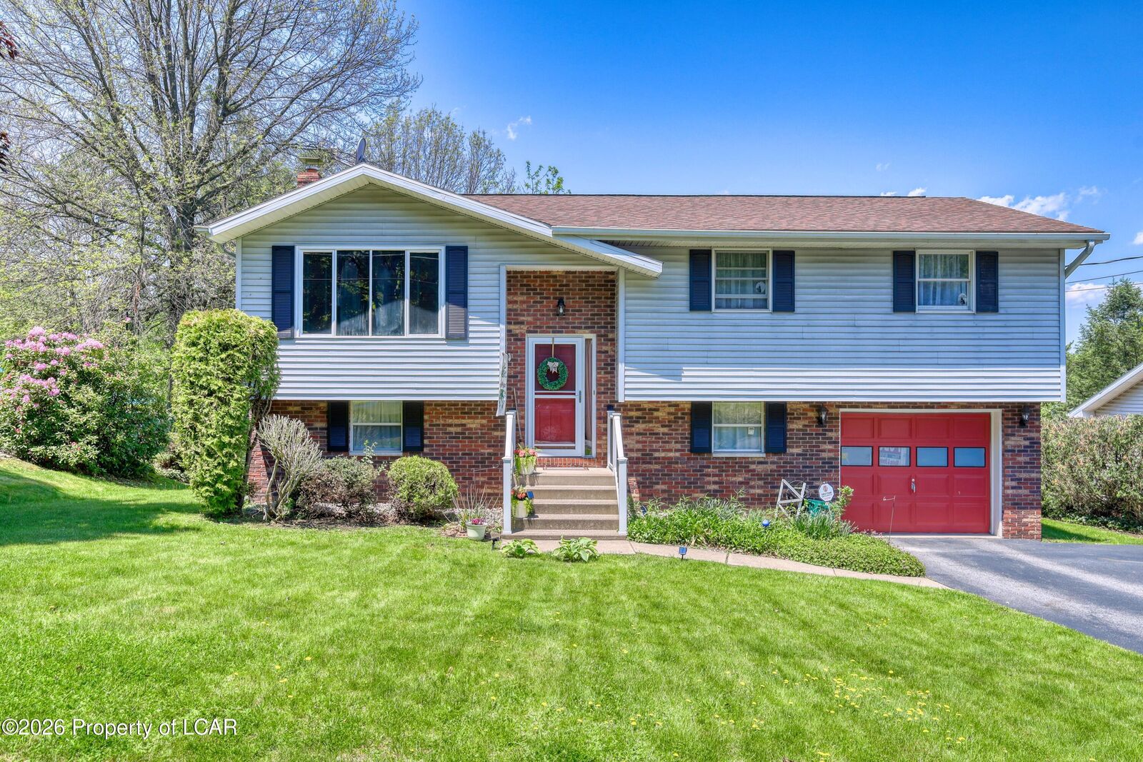 Property Photo:  10 Atwell Drive  PA 18641 