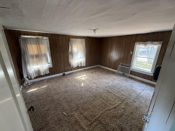 Property Photo:  402 E Union Street  IA 52042 