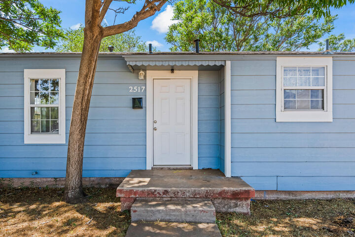 Property Photo:  2517 41st Street  TX 79413 