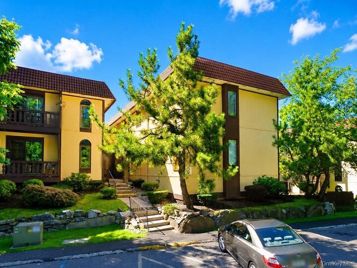 Property Photo:  3 Granada Crescent 2  NY 10603 