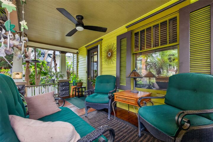 Property Photo:  652 8th Avenue N  FL 33701 