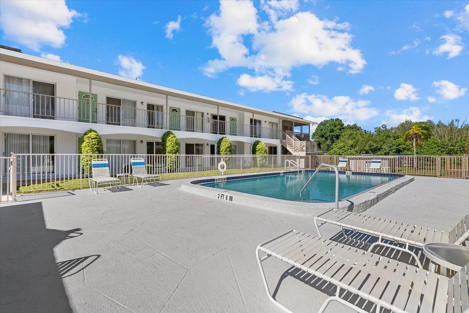Property Photo:  4035 S School Avenue B3  FL 34231 
