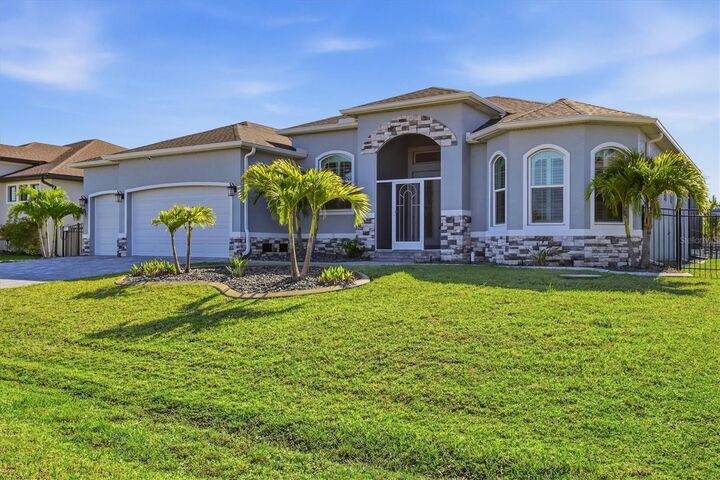 Property Photo:  8314 Tracy Circle  FL 33981 