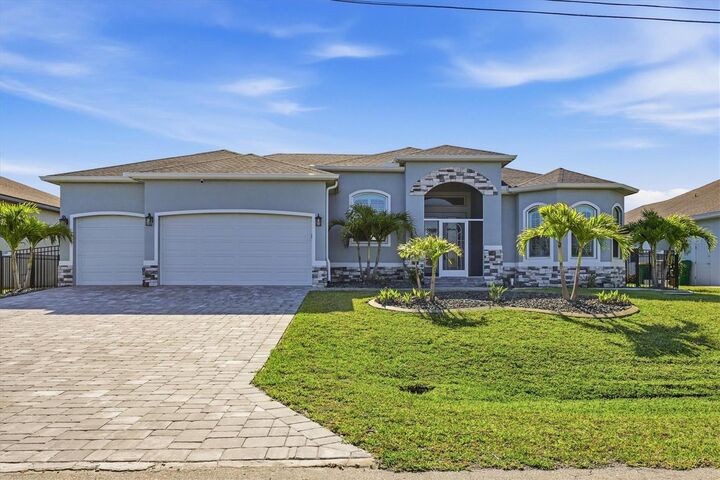 Property Photo:  8314 Tracy Circle  FL 33981 