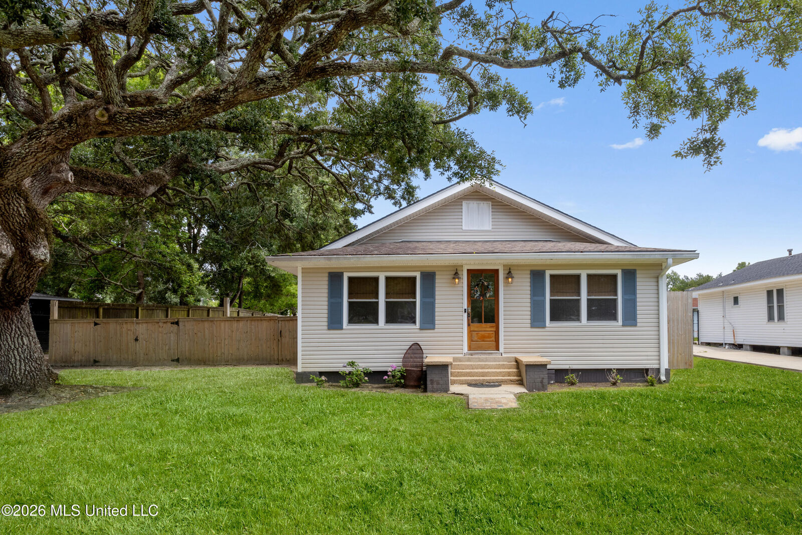 Property Photo:  122 E Third Street  MS 39560 