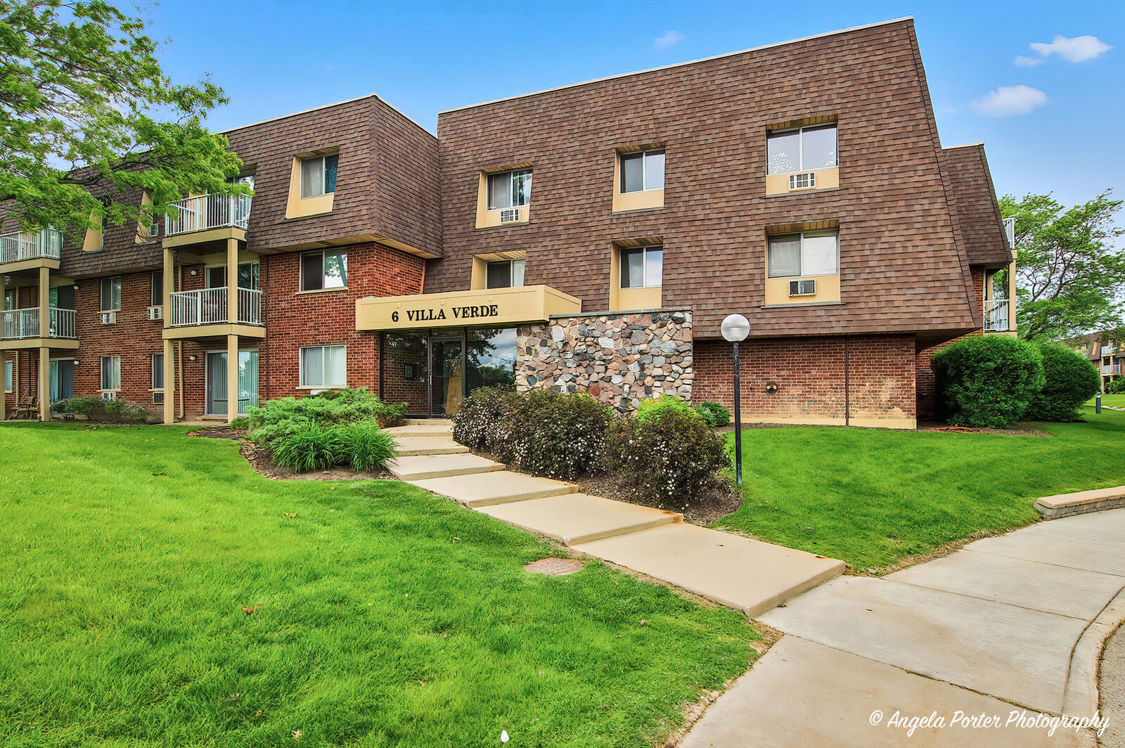 Property Photo:  6 Villa Verde Drive 110  IL 60089 
