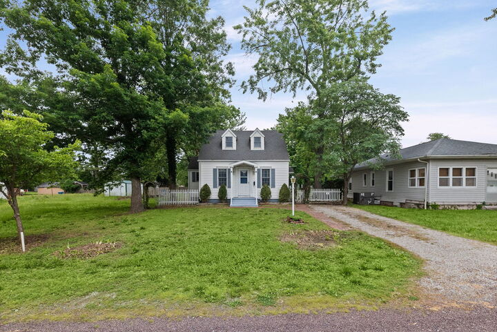 Property Photo:  407 S Davis Avenue  IL 62801 