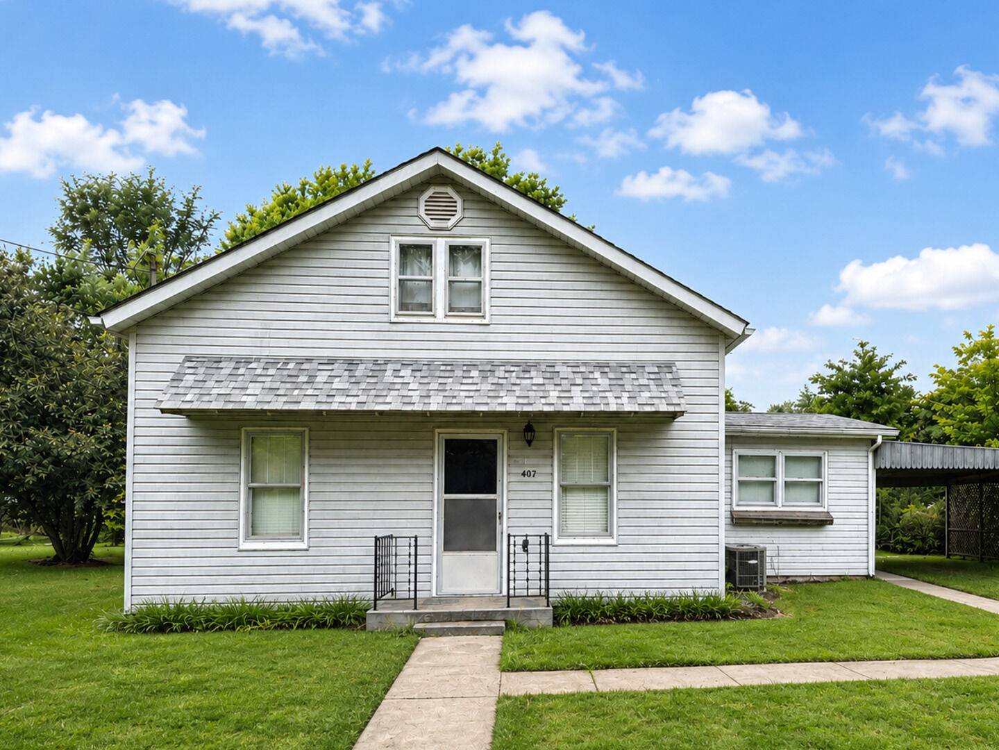 Property Photo:  407 Middleton Street  IL 62849 