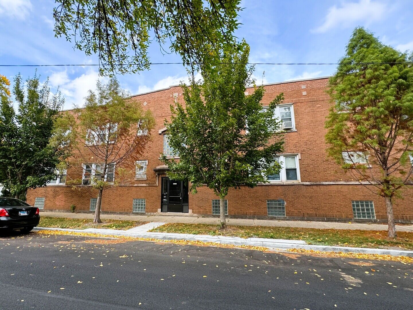 Property Photo:  5904 W Berteau Avenue 1E  IL 60634 