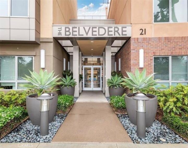Property Photo: 21 Gramercy 102 CA 92612