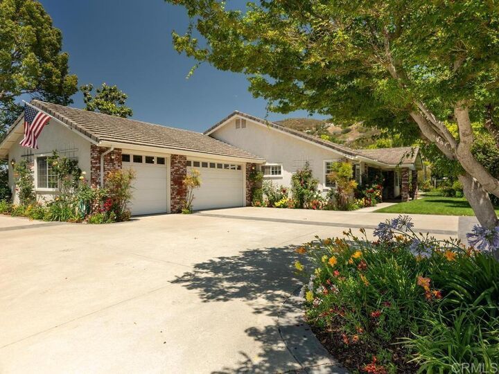 Property Photo:  1453 Margarita Glen  CA 92028 