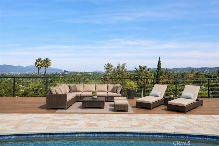 Property Photo:  5952 Maury Avenue  CA 91367 