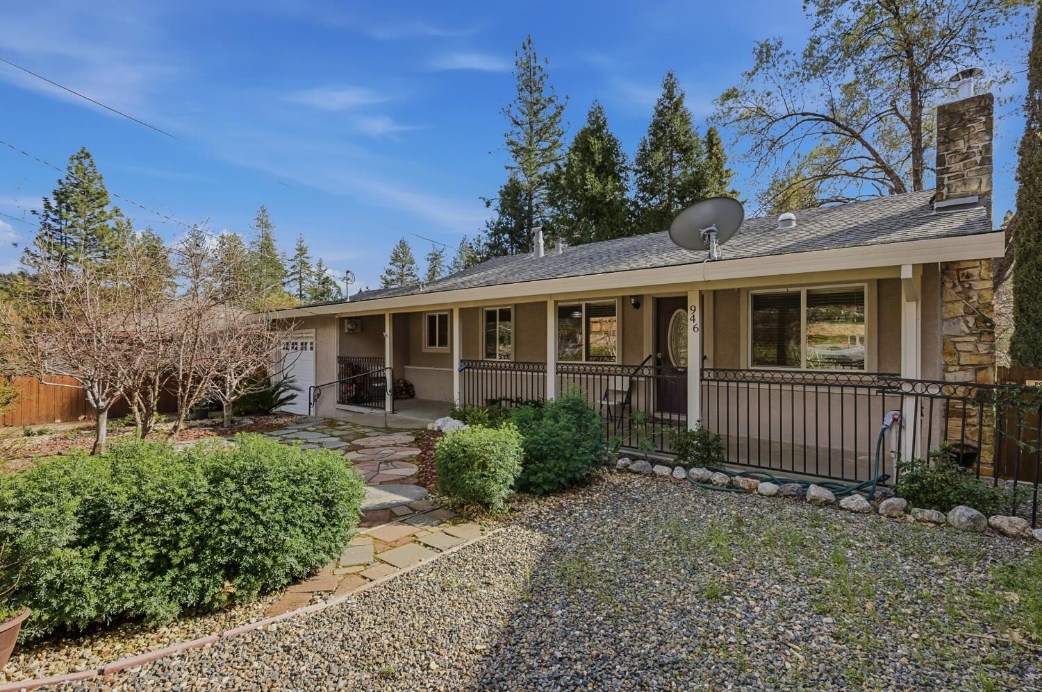 Property Photo:  946 Bartlett Avenue  CA 95667 