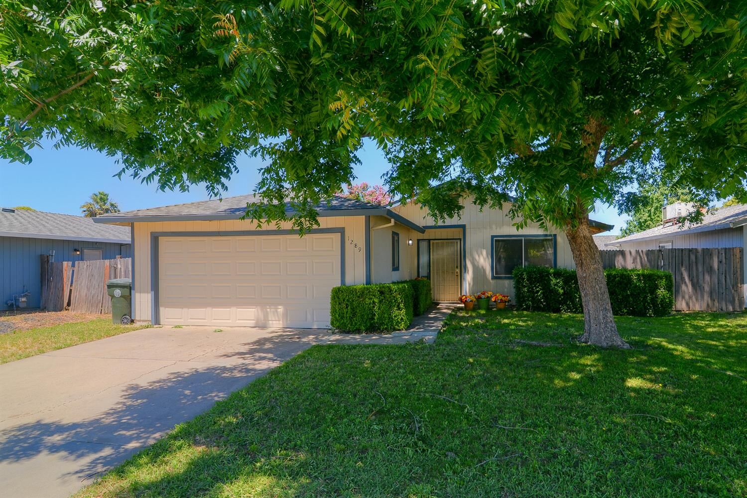 Property Photo:  1289 Shobar Avenue  CA 95815 
