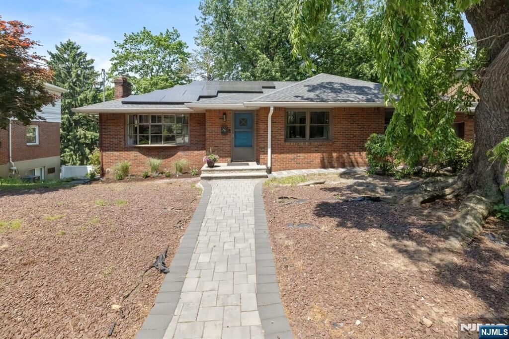 Property Photo:  48 Palmer Place  NJ 07605 
