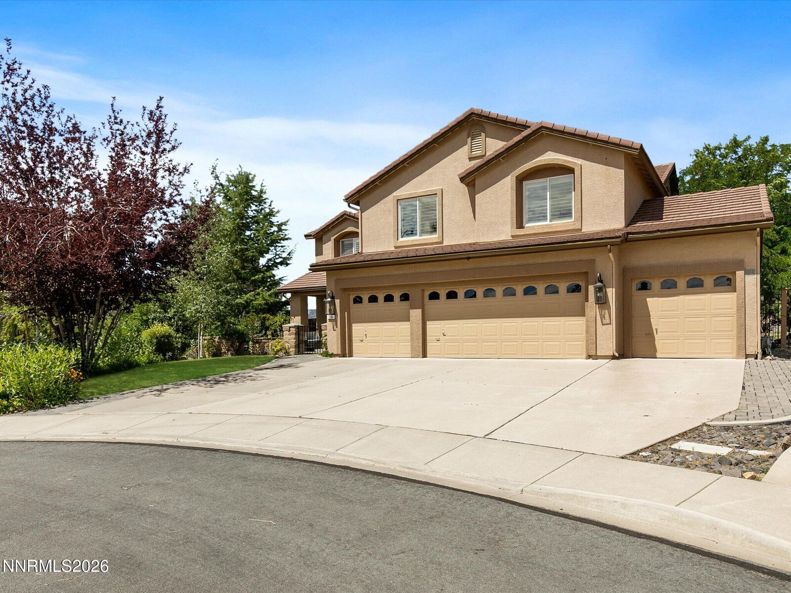Property Photo: 7284 Glenmore Court NV 89523