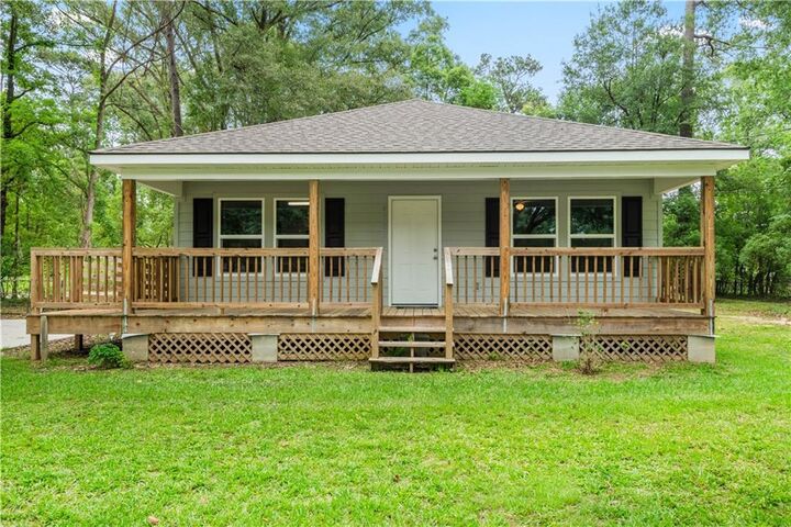 Property Photo: 41020 Duvic Lane LA 70454