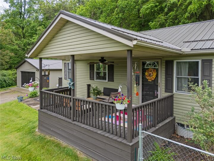 Property Photo:  6942 Mount Pleasant Road NE  OH 44656 