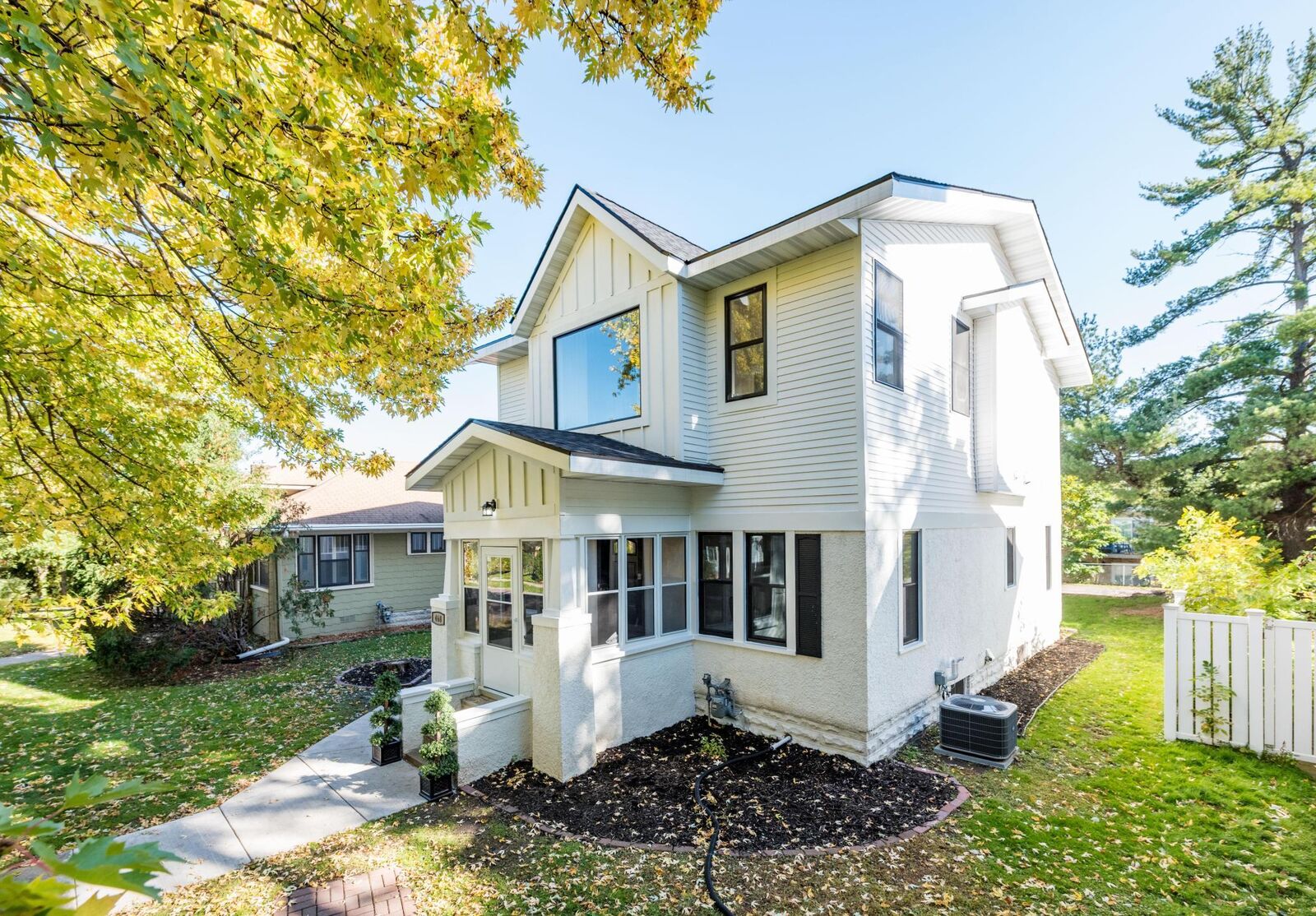 Property Photo:  468 Warwick Street  MN 55105 
