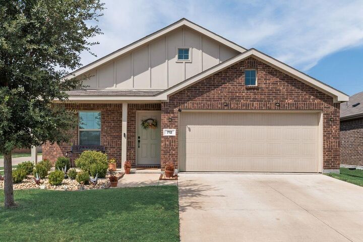 Property Photo: 712 Odlozil Lane TX 75119