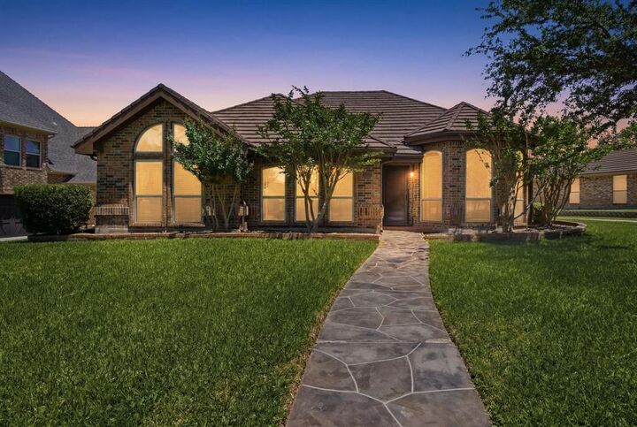 Property Photo: 3220 Evan Drive TX 76054