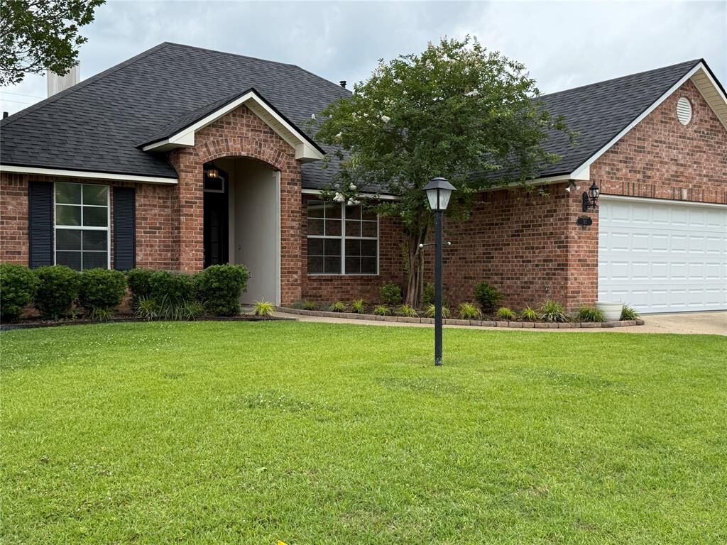 Property Photo:  111 Presido Lane  LA 71115 