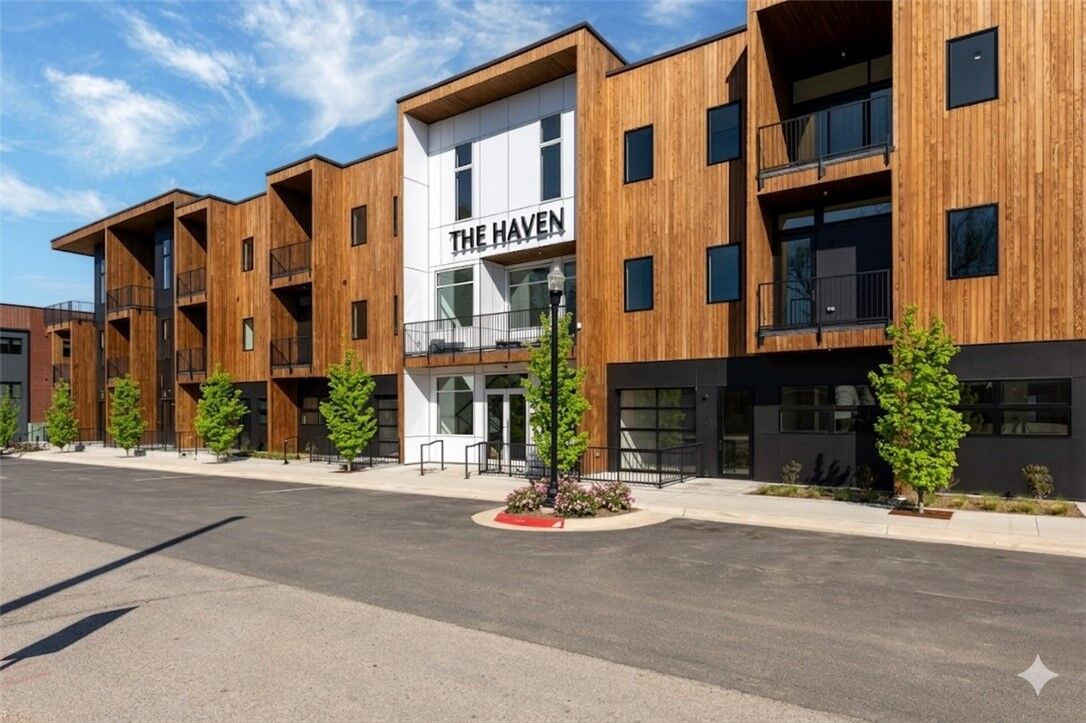 Property Photo:  905 SE 4th Street 207  AR 72712 