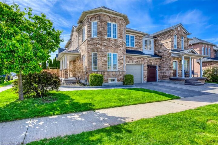 Property Photo:  5636 Emma Drive  ON L7L 6W7 