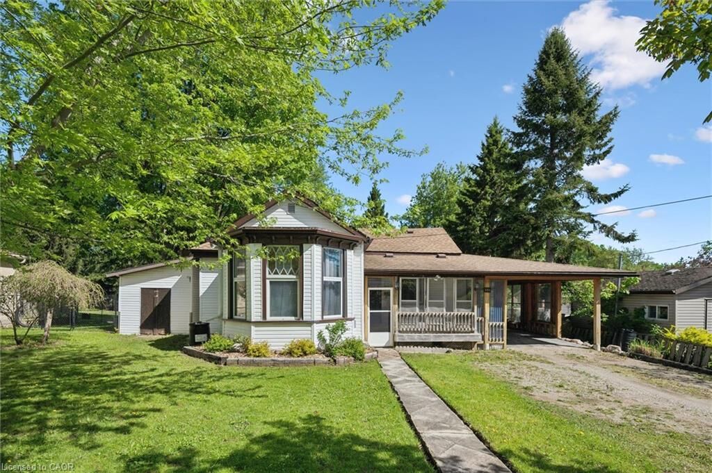 Property Photo:  204 Joseph Street  ON N0B 1S0 