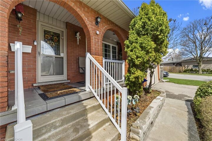 Property Photo: 122 Greencedar Drive ON L9C 6W6