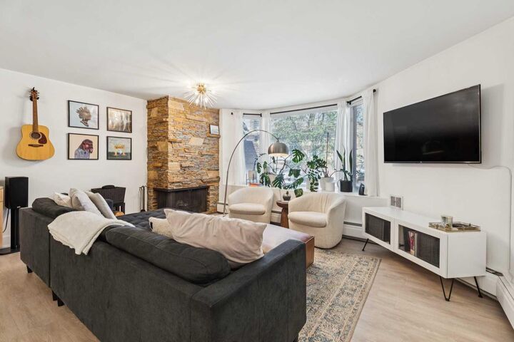 Property Photo: 1215 Cameron Avenue SW 103 AB T2T 0K8