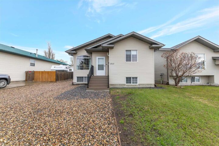 Property Photo:  1513 49 Avenue  SK S9V 2E7 