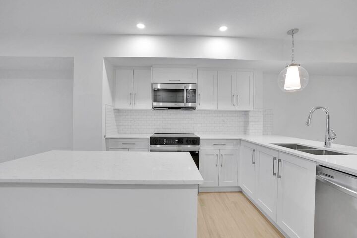Property Photo: 186 Belmont Street SW AB T2X 5X5