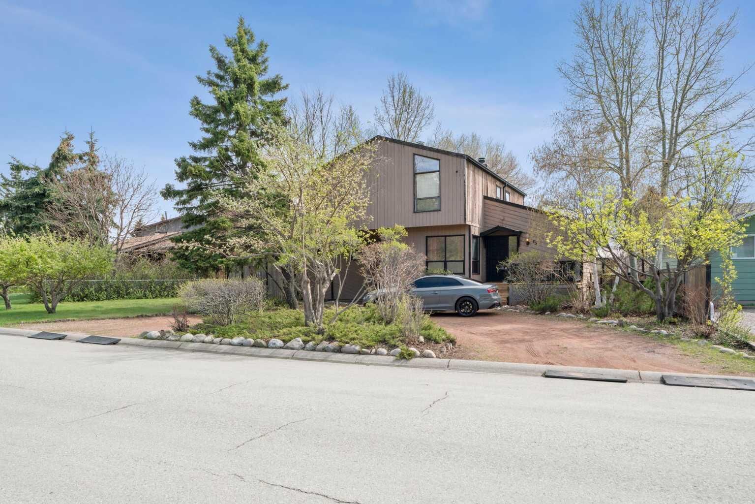 Property Photo:  65 Carolina Drive  AB T4C 1C4 