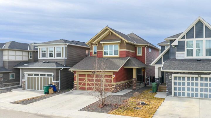 Property Photo:  229 Kingsbury Close SE  AB T4A 0R3 