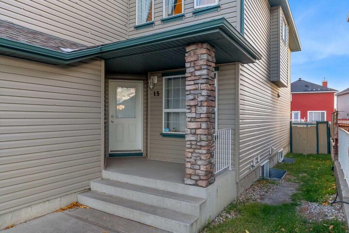 Property Photo:  15 Saddletree Drive NE  AB T3J 5C7 