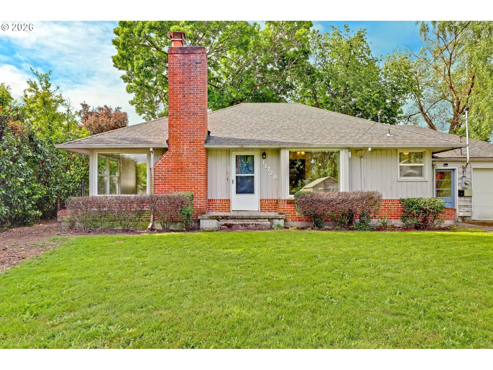 Property Photo: 11720 SW 11th St OR 97005