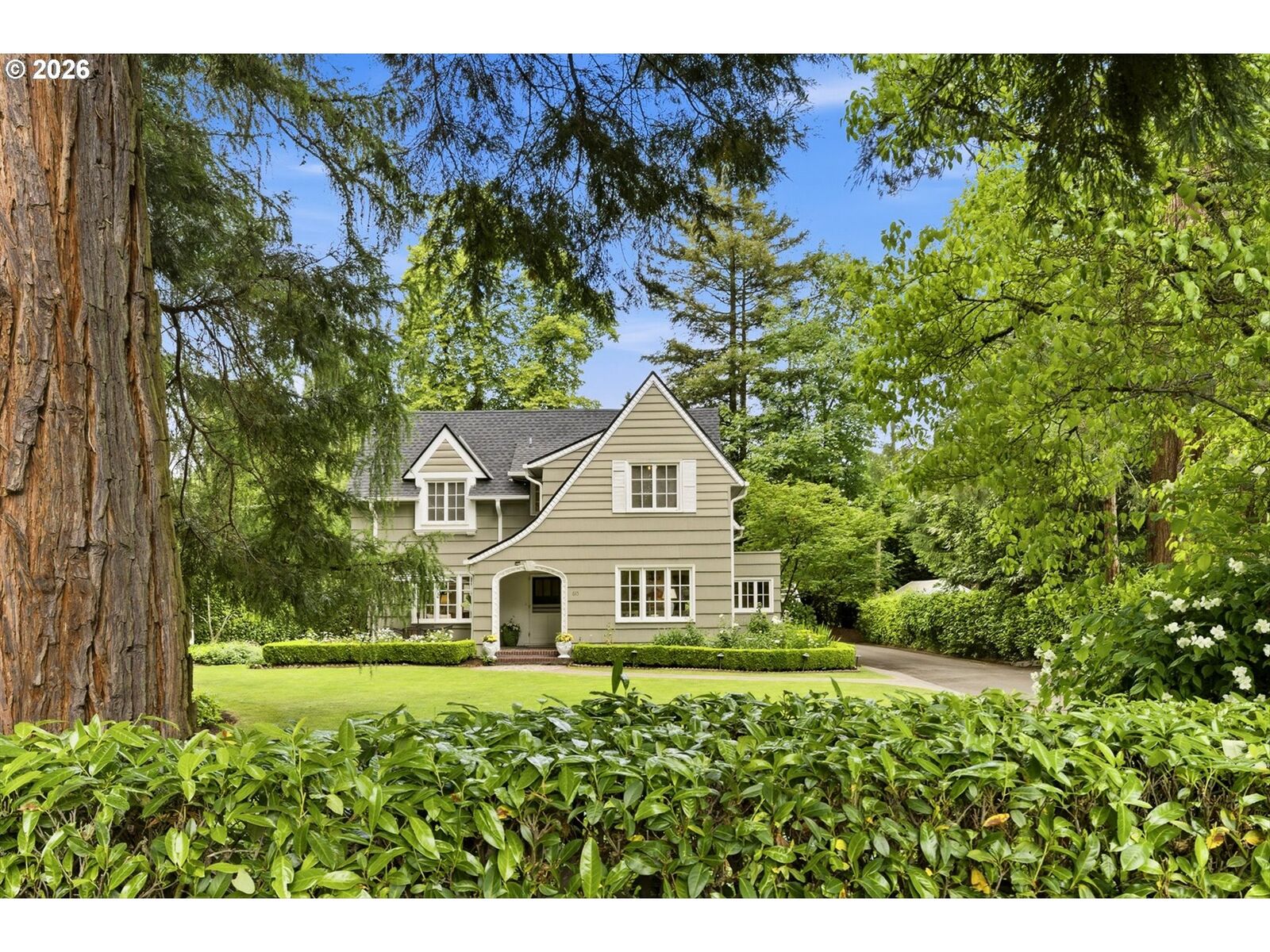 Property Photo:  615 SE Andover Pl  OR 97202 