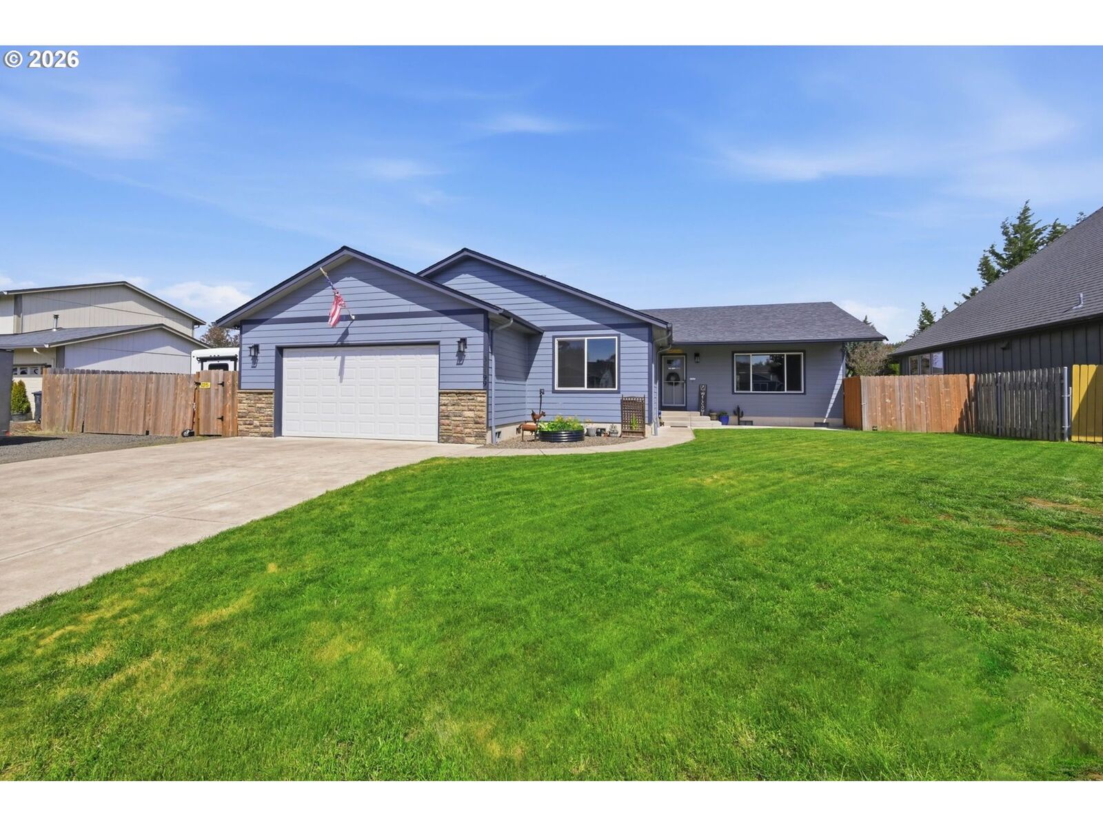 Property Photo:  38599 SW Filbert St  OR 97374 