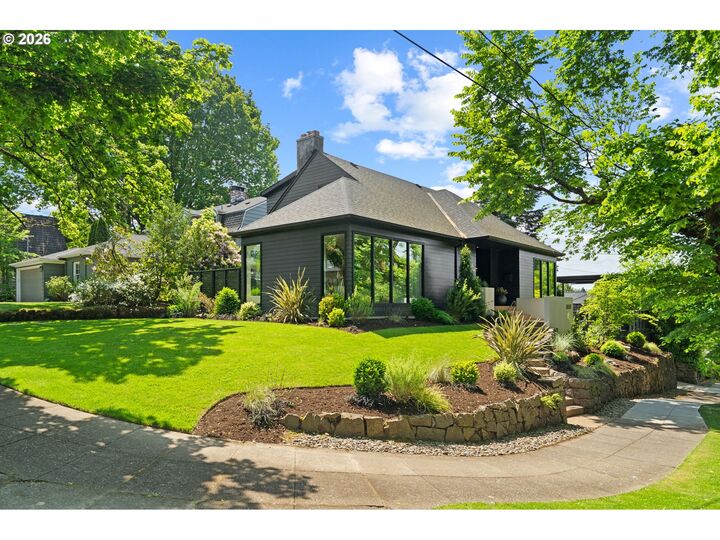 Property Photo: 2834 SE Carlton St OR 97202