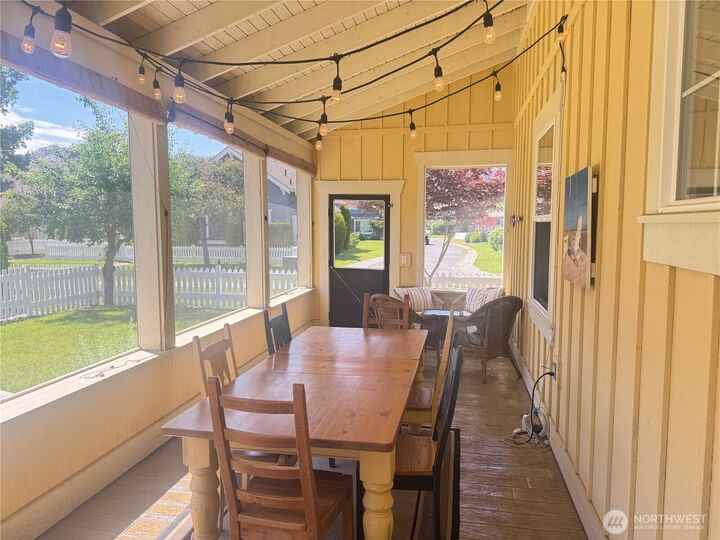 Property Photo:  107  Barefoot Lane  WA 98844 