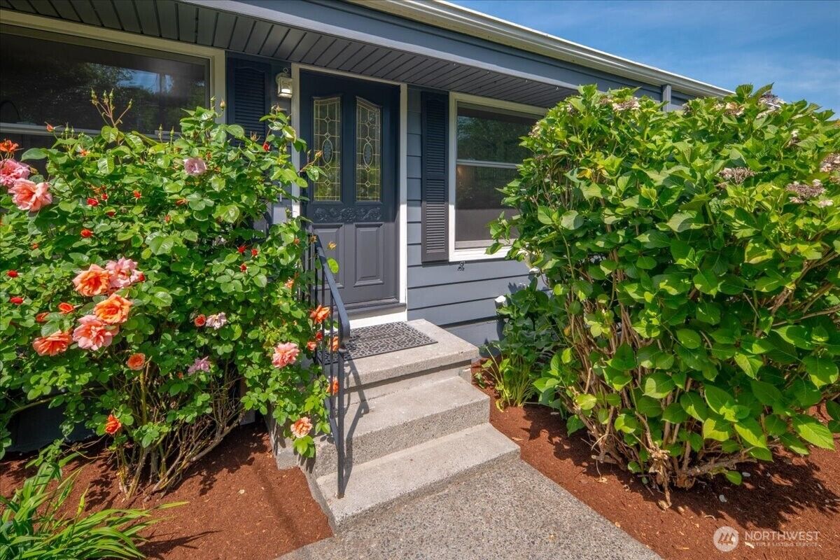 Property Photo:  5421  48th Avenue SW  WA 98136 