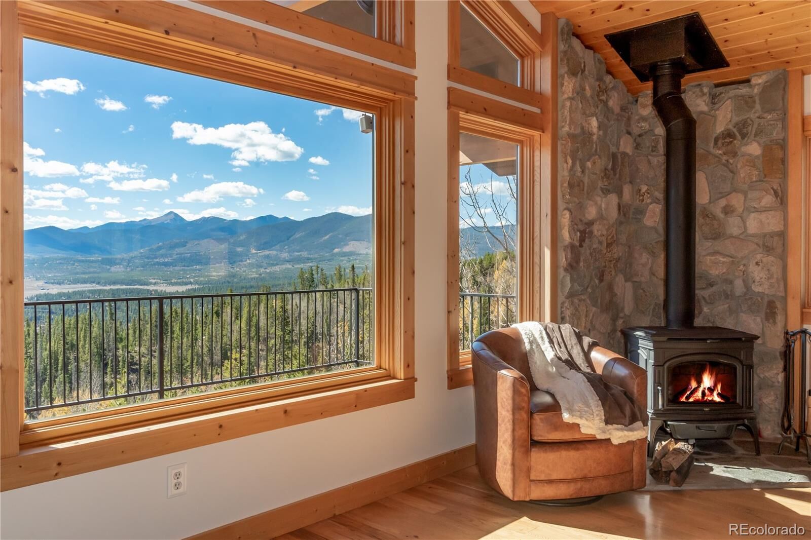 Property Photo:  980 County Road 854  CO 80478 