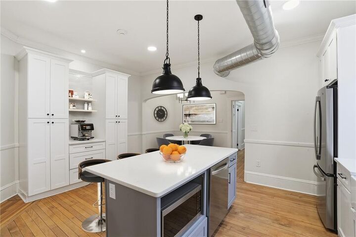 Property Photo:  82 High Street 1S  RI 02809 