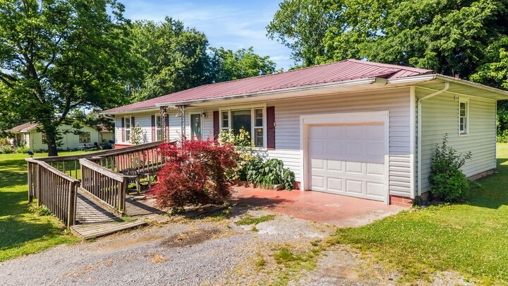 Property Photo:  2414 Howell Street SE  TN 37323 