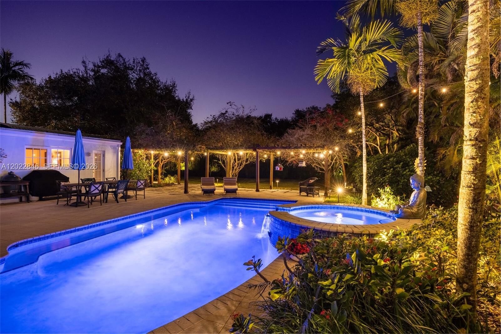 Property Photo:  7290 SW 77th Ter  FL 33143 