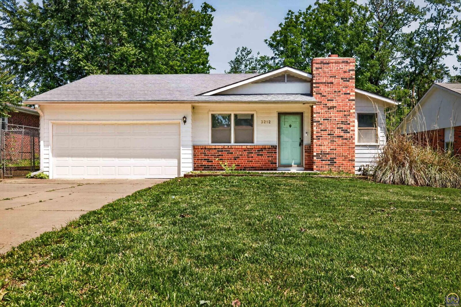 Property Photo: 3212 SE Wisconsin Ave KS 66605