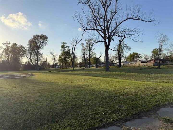 Property Photo: Tbd Lot 9 N Simmons Street LA 70601