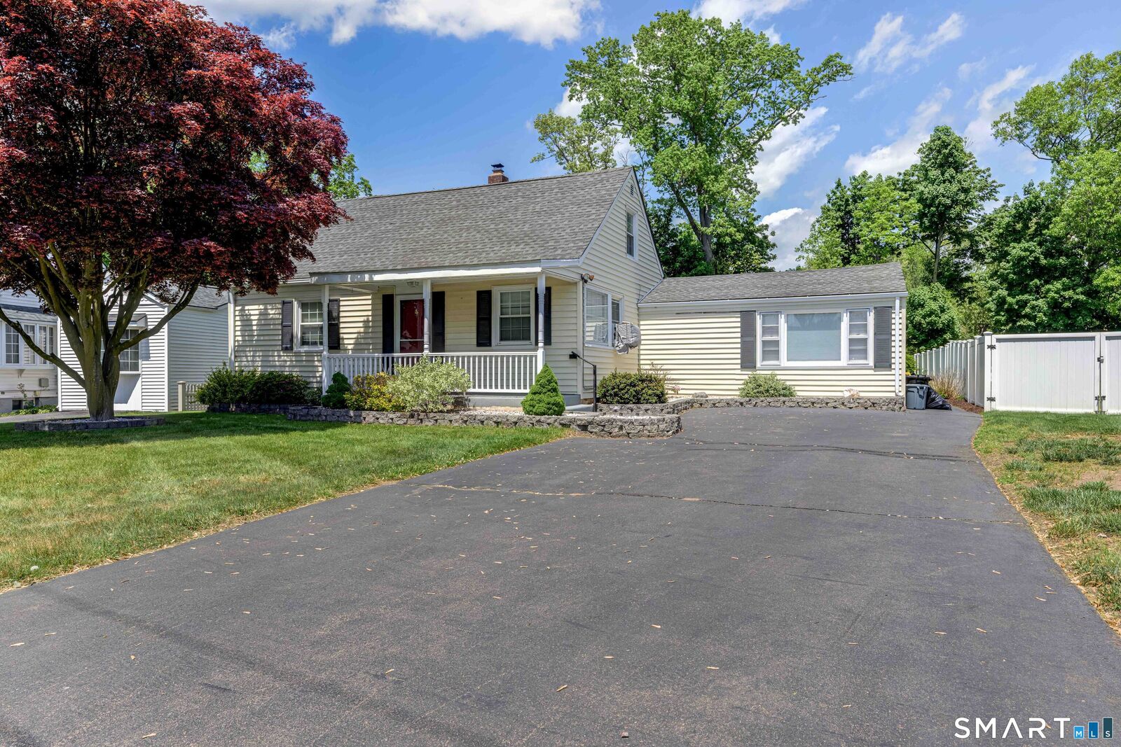 Property Photo:  26 Macarthur Road  CT 06473 